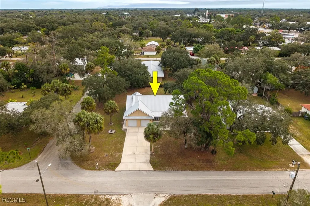 109 Florida Street Labelle FL 33935