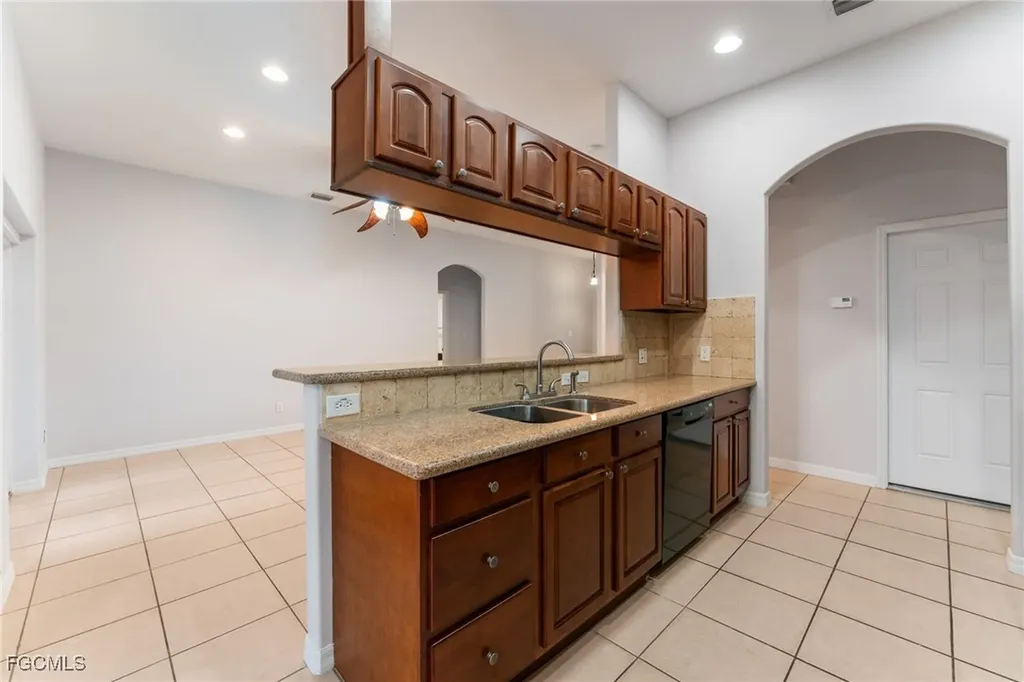 109 Florida Street Labelle FL 33935