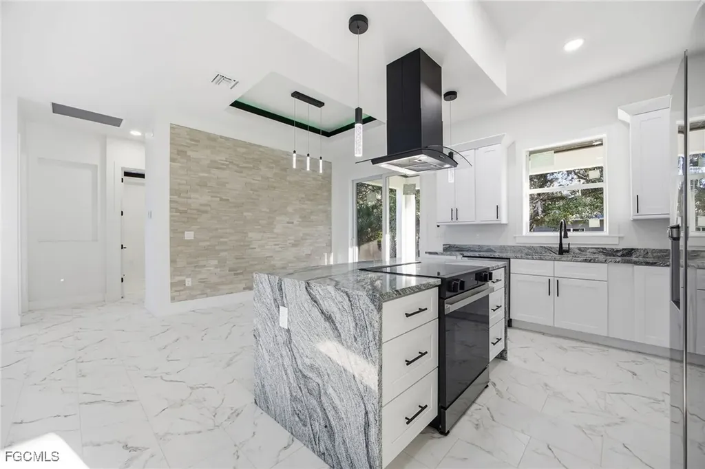 6050 N Moss Circle Labelle FL 33935