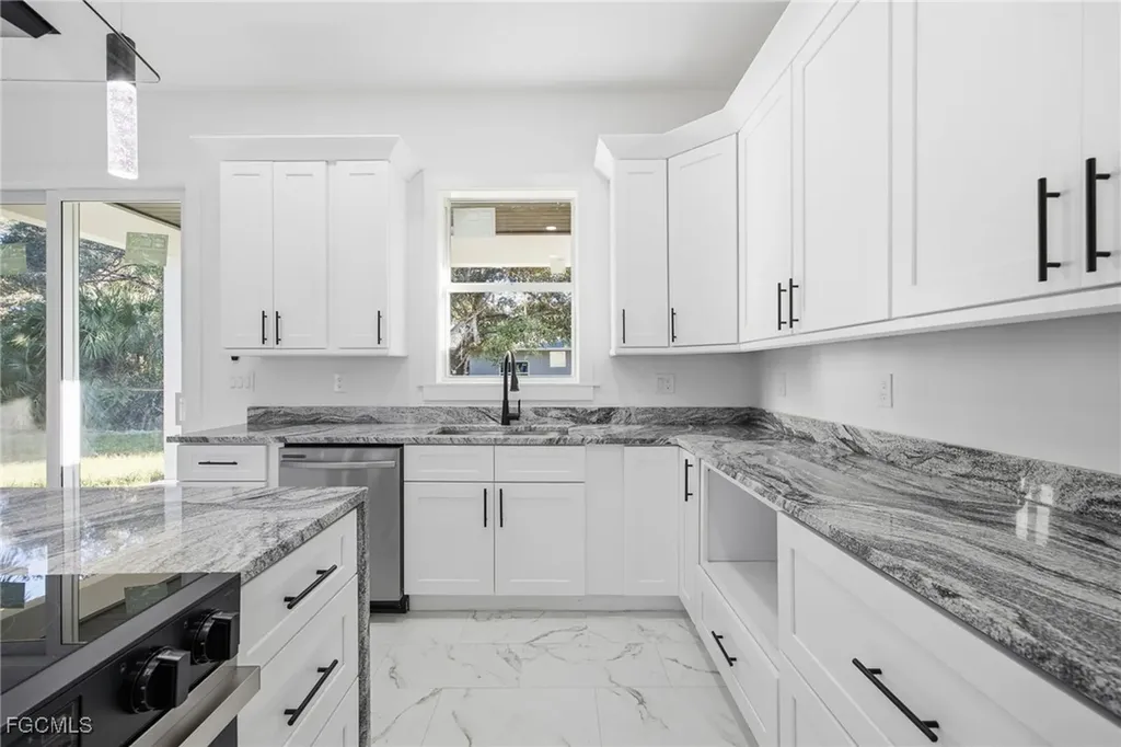 6050 N Moss Circle Labelle FL 33935