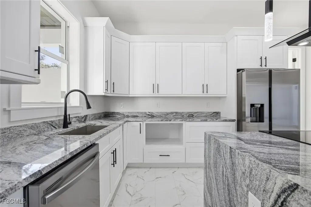 6050 N Moss Circle Labelle FL 33935