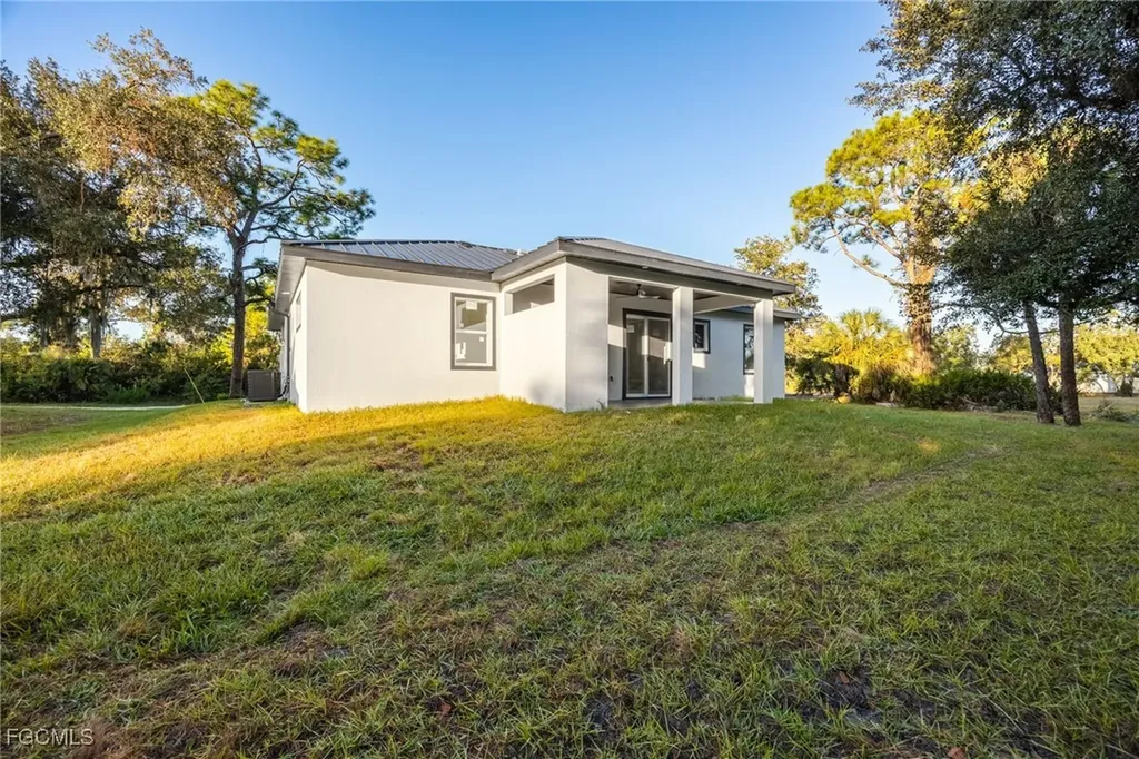 6050 N Moss Circle Labelle FL 33935