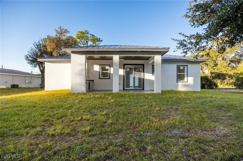 6050 N Moss Circle Labelle FL 33935