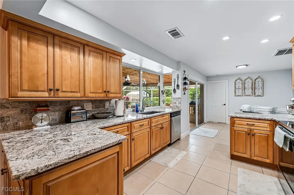 6519 E Town And River Road Fort Myers FL 33919