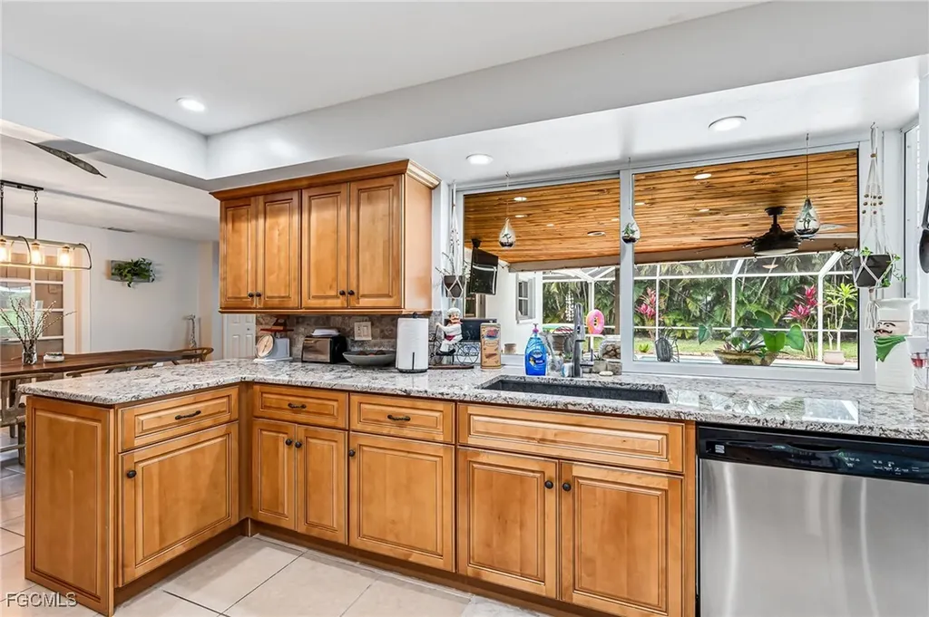 6519 E Town And River Road Fort Myers FL 33919