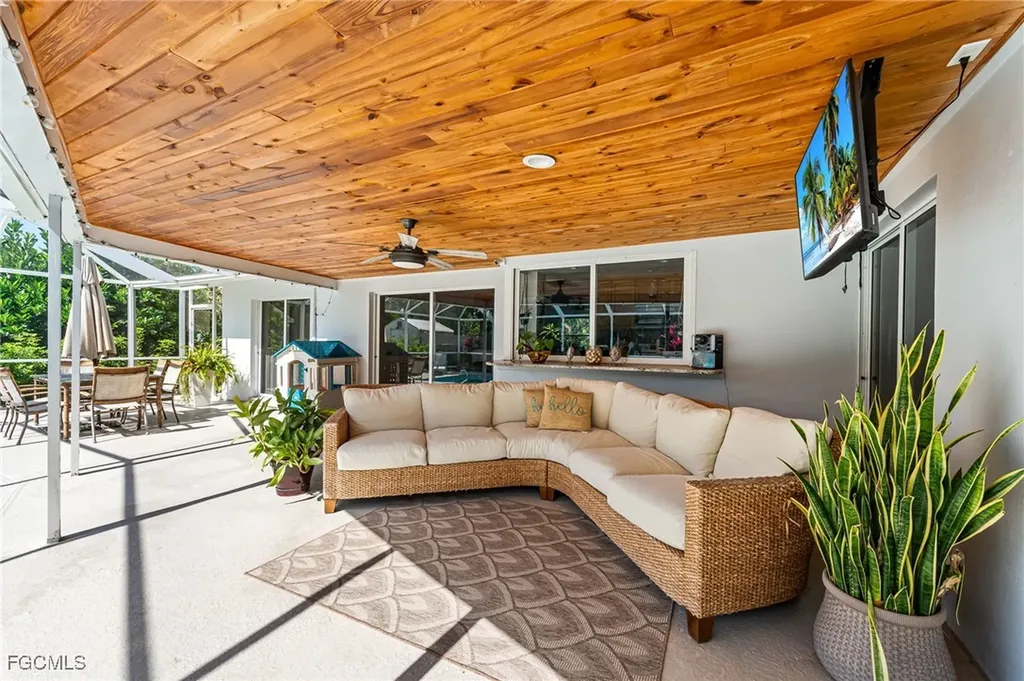 6519 E Town And River Road Fort Myers FL 33919