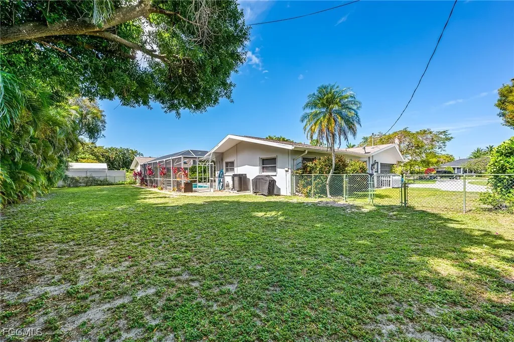 6519 E Town And River Road Fort Myers FL 33919