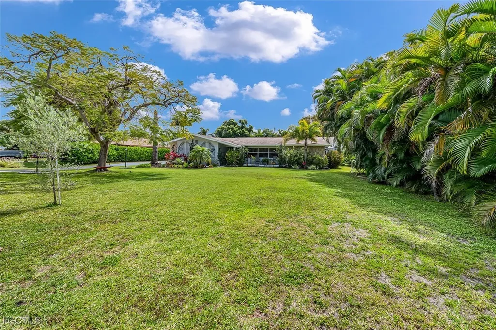 6519 E Town And River Road Fort Myers FL 33919