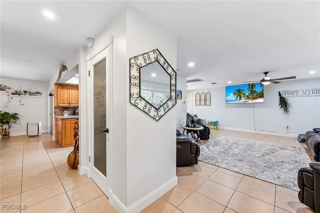 6519 E Town And River Road Fort Myers FL 33919