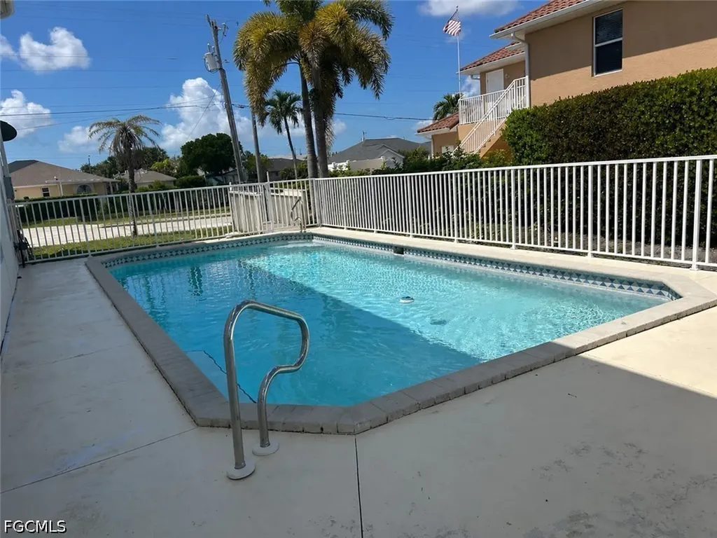 909 SW 47th Terrace Cape Coral FL 33914