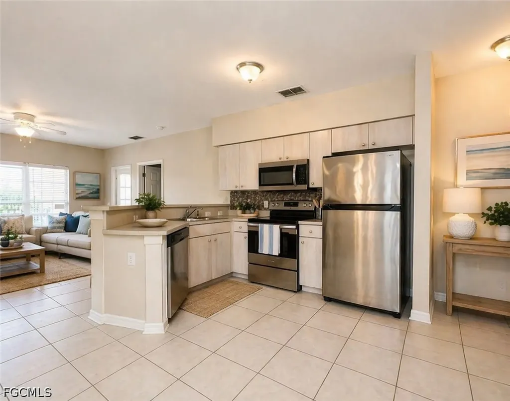 909 SW 47th Terrace Cape Coral FL 33914
