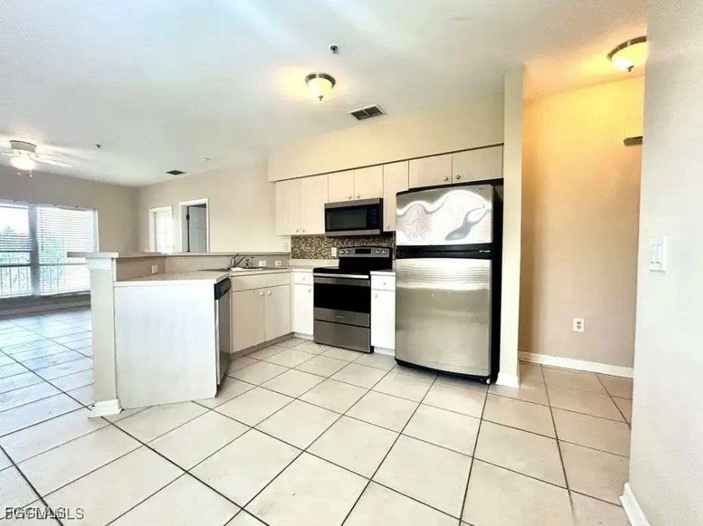 909 SW 47th Terrace Cape Coral FL 33914