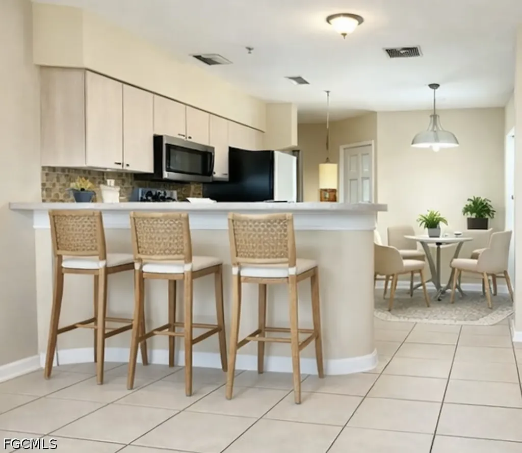 909 SW 47th Terrace Cape Coral FL 33914