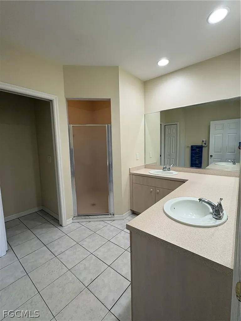 909 SW 47th Terrace Cape Coral FL 33914