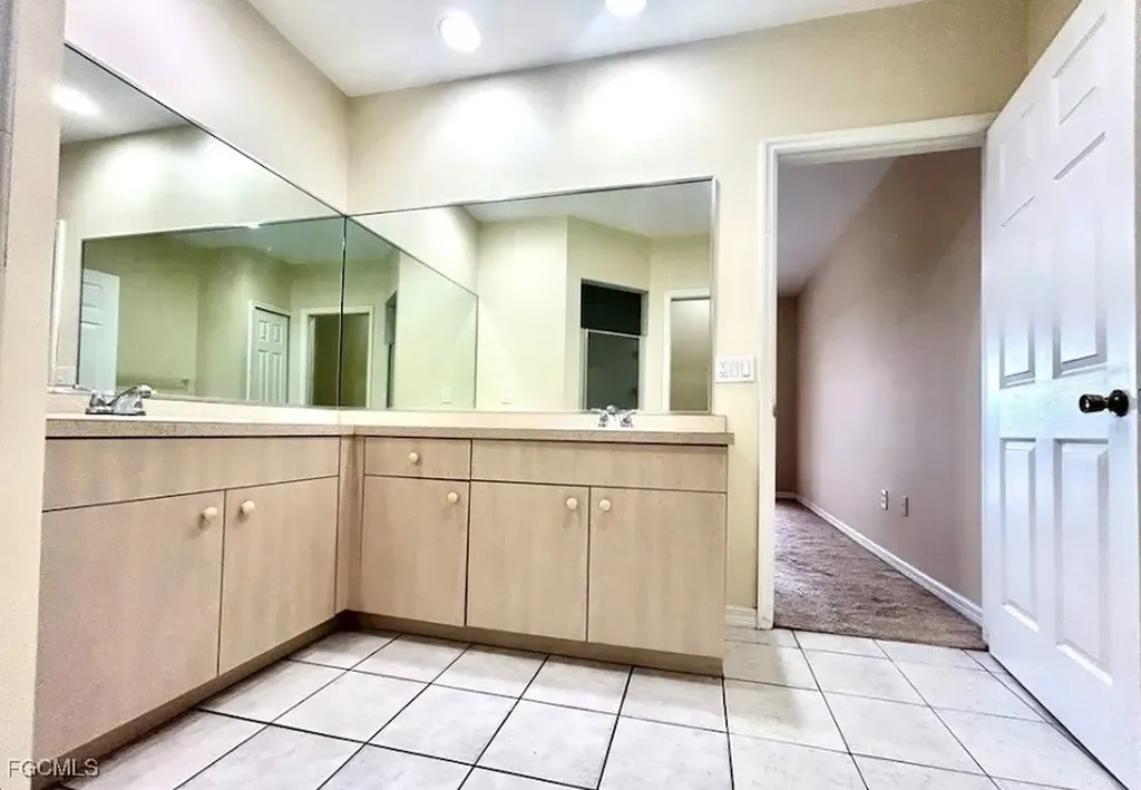 909 SW 47th Terrace Cape Coral FL 33914