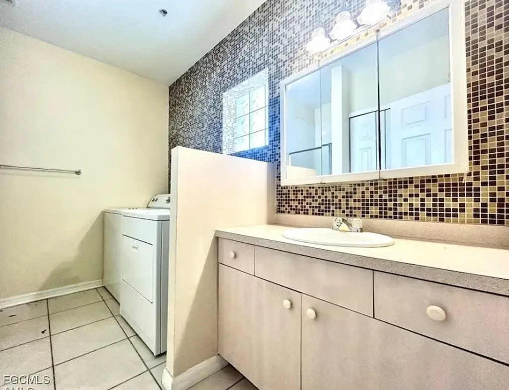 909 SW 47th Terrace Cape Coral FL 33914