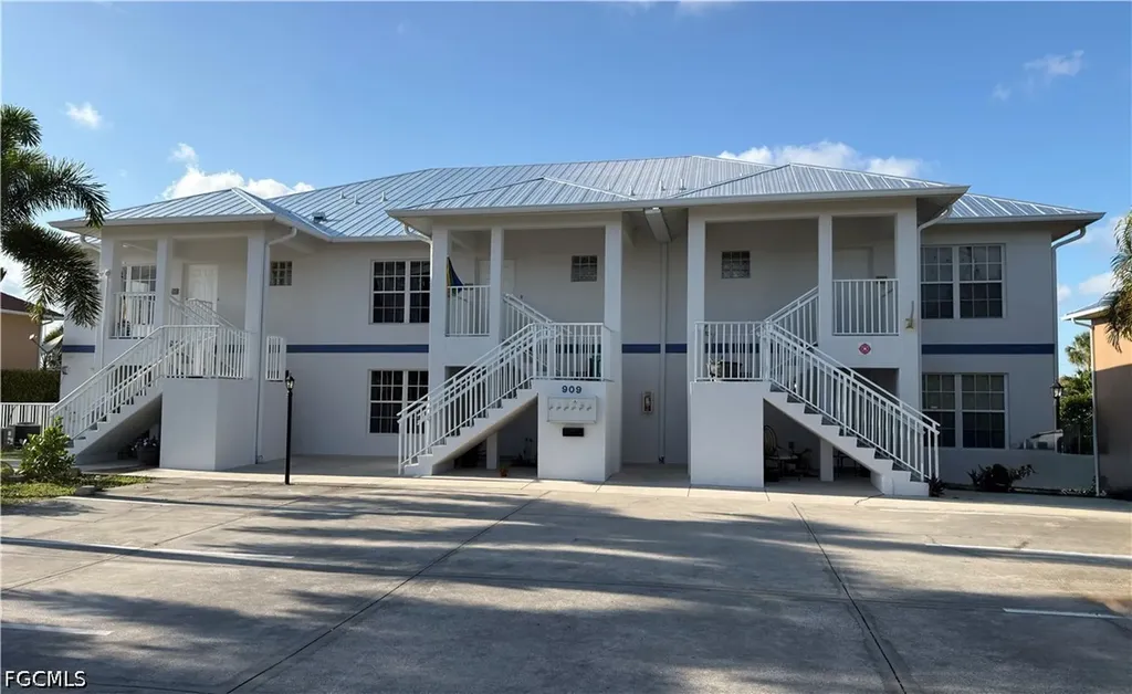 909 SW 47th Terrace Cape Coral FL 33914