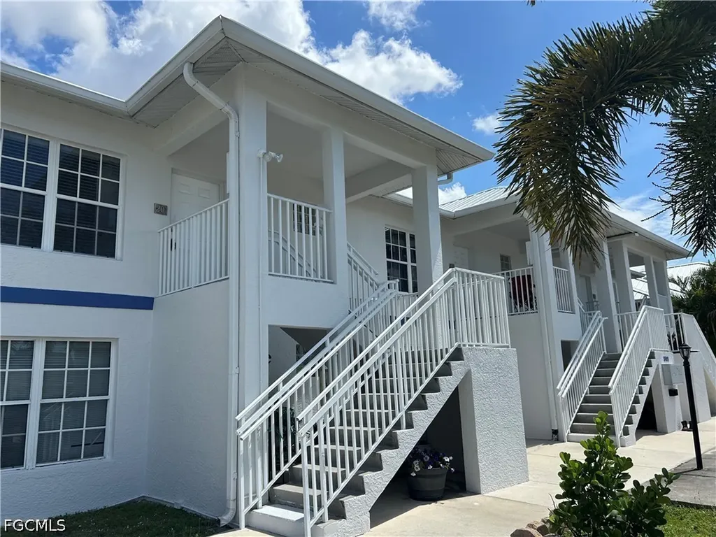 909 SW 47th Terrace Cape Coral FL 33914