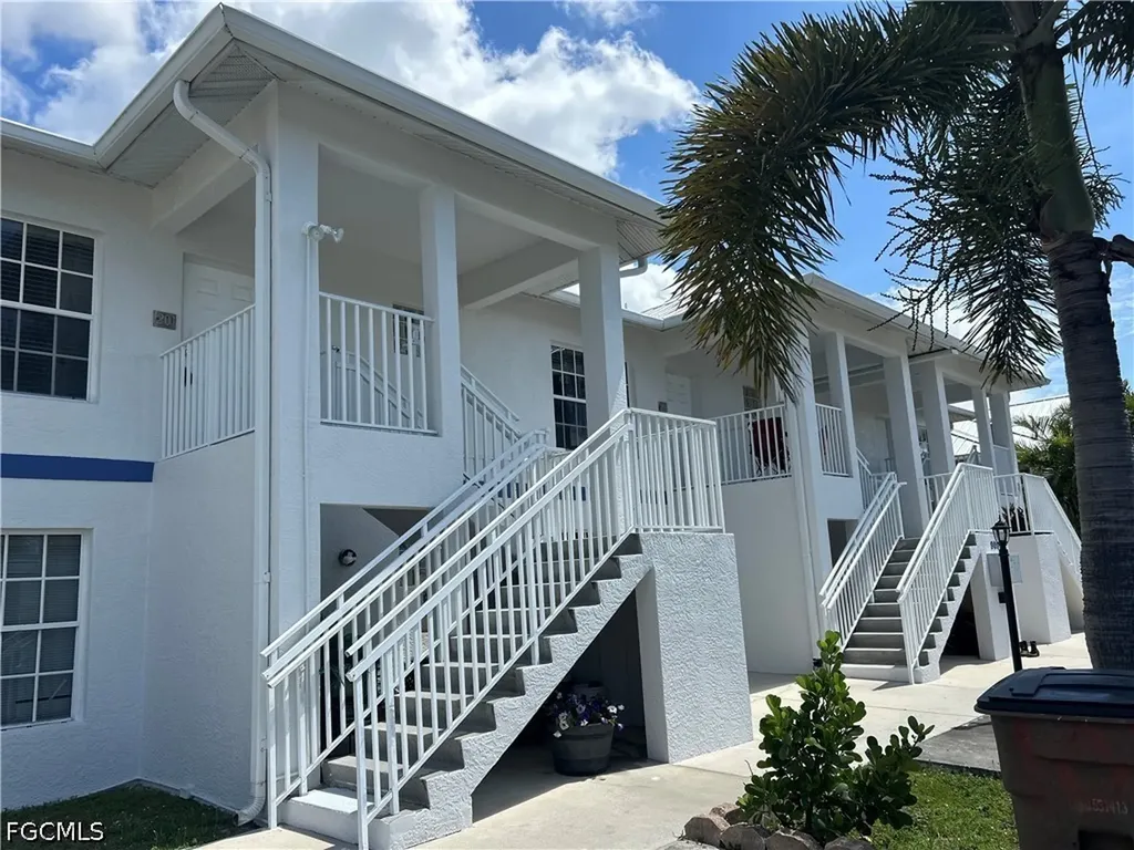909 SW 47th Terrace Cape Coral FL 33914