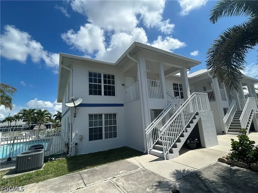 909 SW 47th Terrace Cape Coral FL 33914