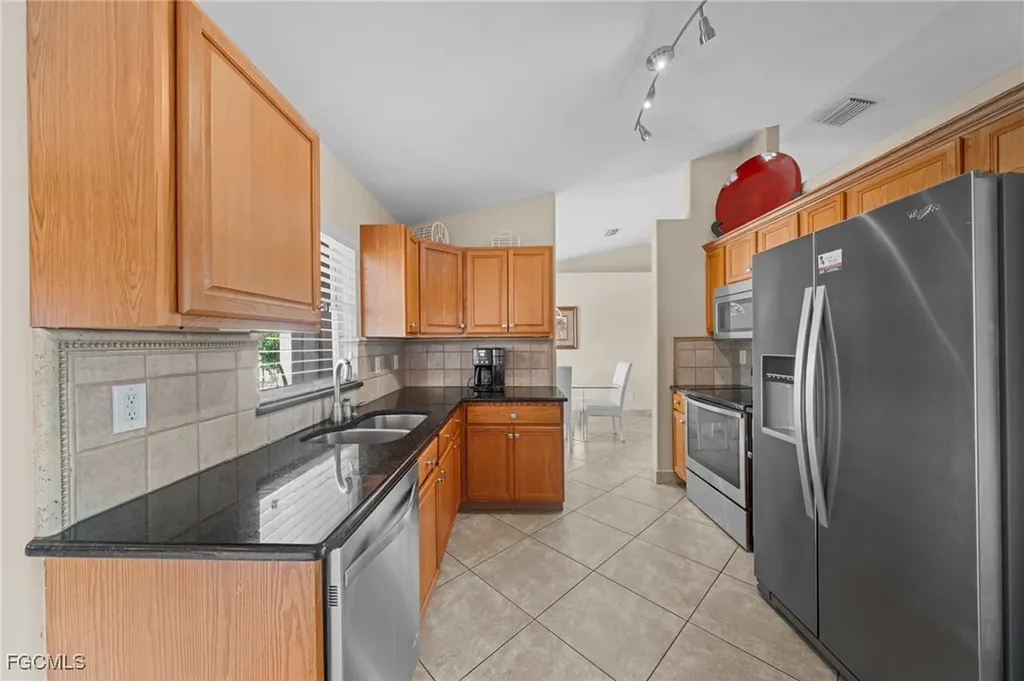 1520 NE 2nd Terrace Cape Coral FL 33909