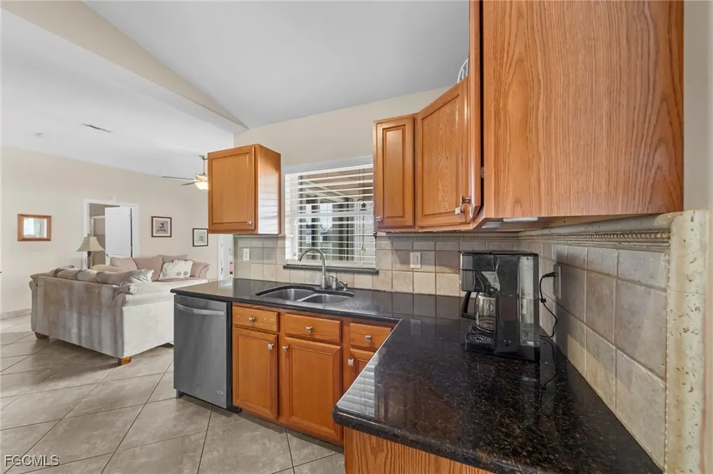 1520 NE 2nd Terrace Cape Coral FL 33909