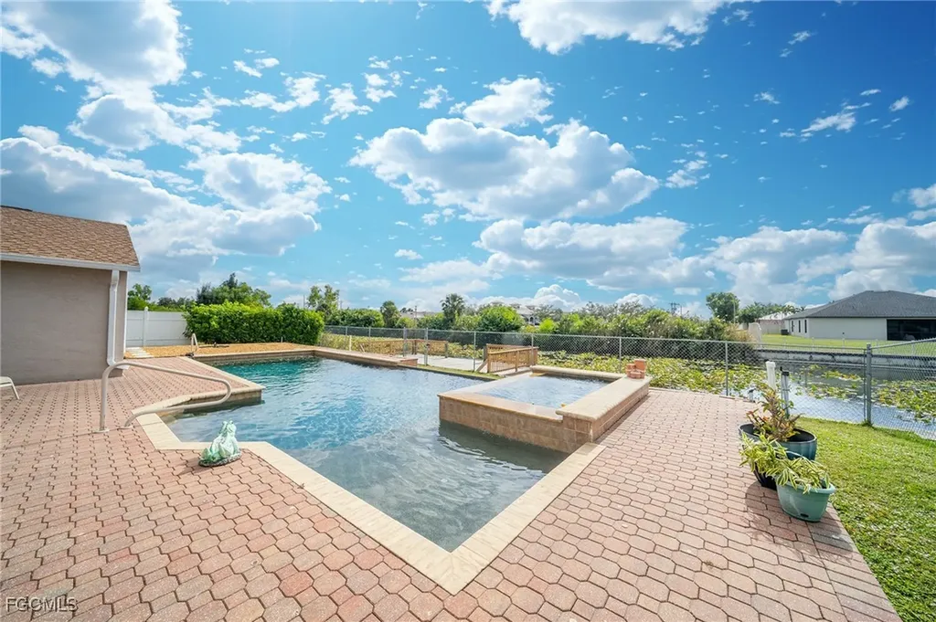 1520 NE 2nd Terrace Cape Coral FL 33909