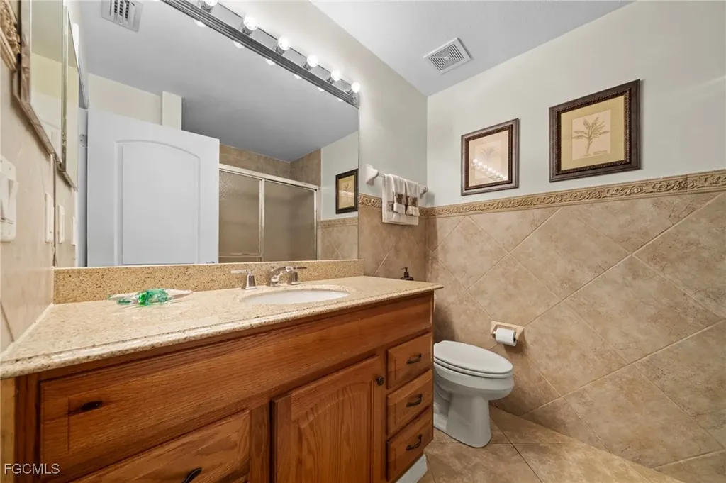 1520 NE 2nd Terrace Cape Coral FL 33909