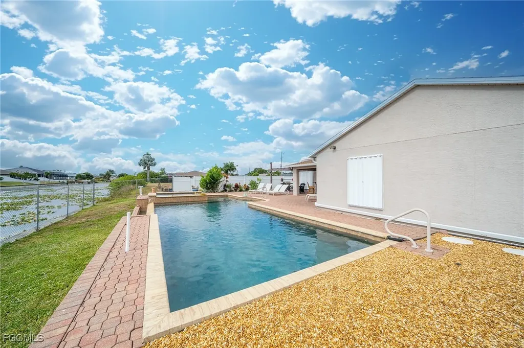 1520 NE 2nd Terrace Cape Coral FL 33909