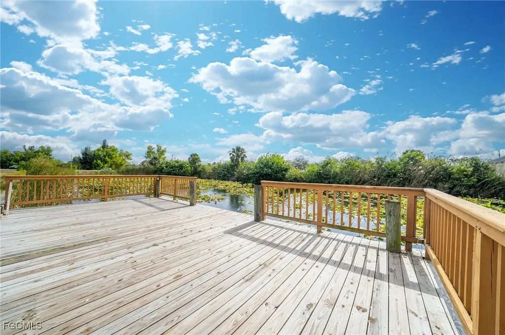 1520 NE 2nd Terrace Cape Coral FL 33909