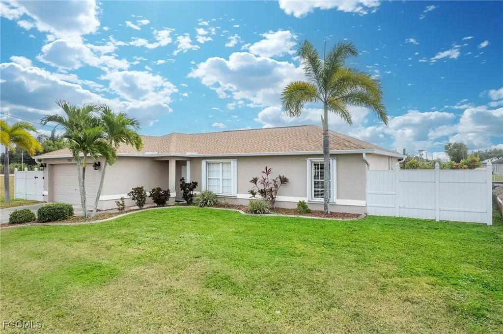 1520 NE 2nd Terrace Cape Coral FL 33909