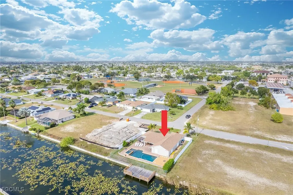 1520 NE 2nd Terrace Cape Coral FL 33909