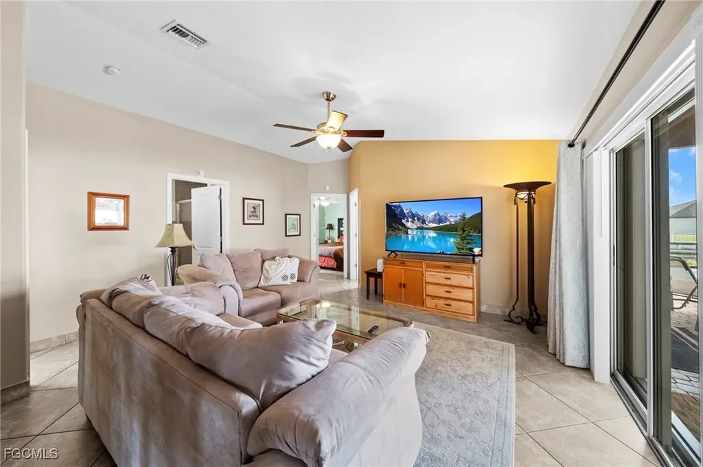 1520 NE 2nd Terrace Cape Coral FL 33909