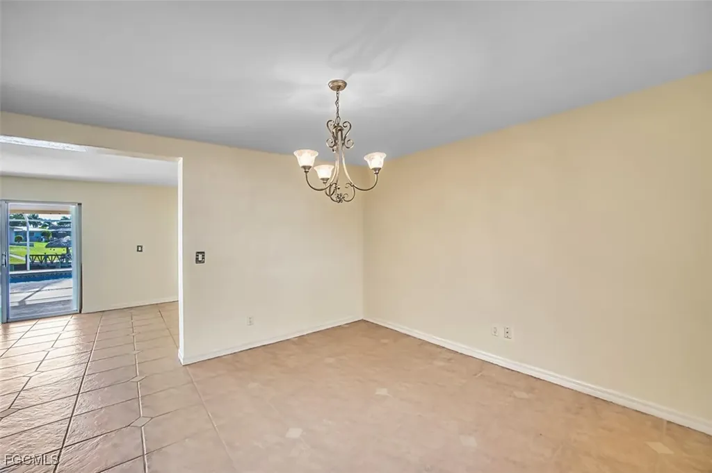 1712 SE 28th Street Cape Coral FL 33904