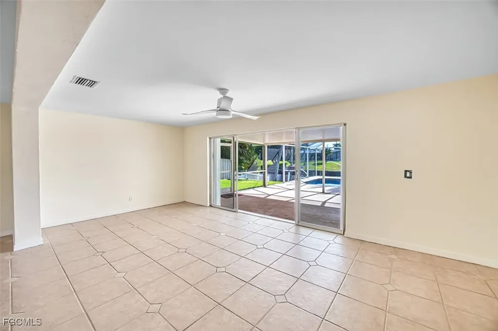 1712 SE 28th Street Cape Coral FL 33904