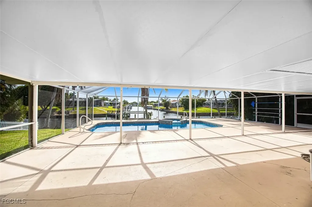 1712 SE 28th Street Cape Coral FL 33904