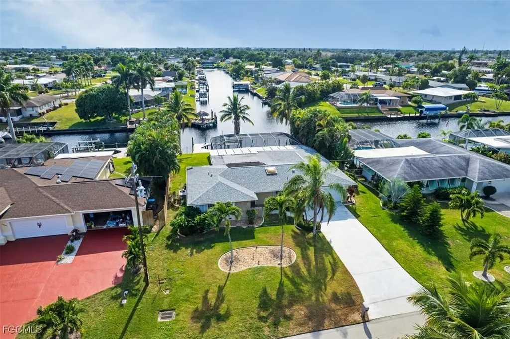 1712 SE 28th Street Cape Coral FL 33904