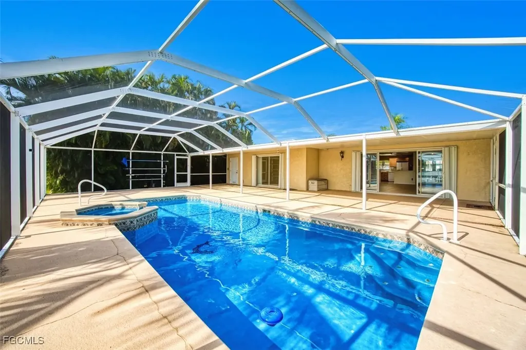 1712 SE 28th Street Cape Coral FL 33904