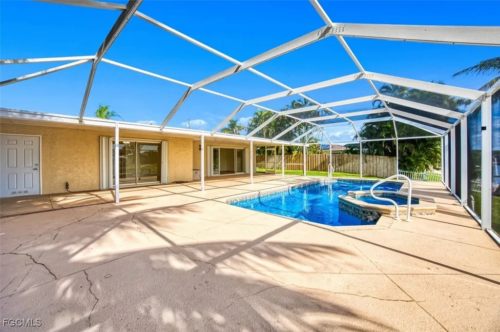 1712 SE 28th Street Cape Coral FL 33904