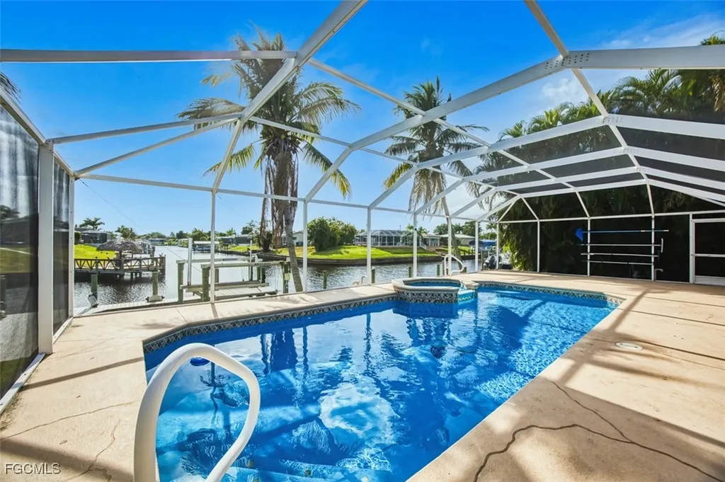 1712 SE 28th Street Cape Coral FL 33904