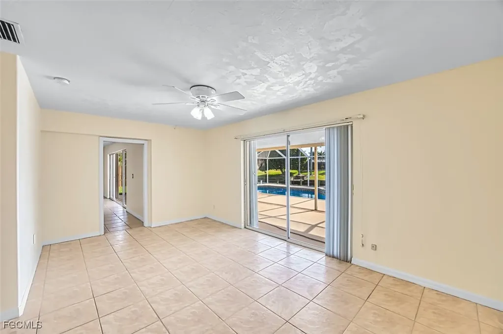 1712 SE 28th Street Cape Coral FL 33904