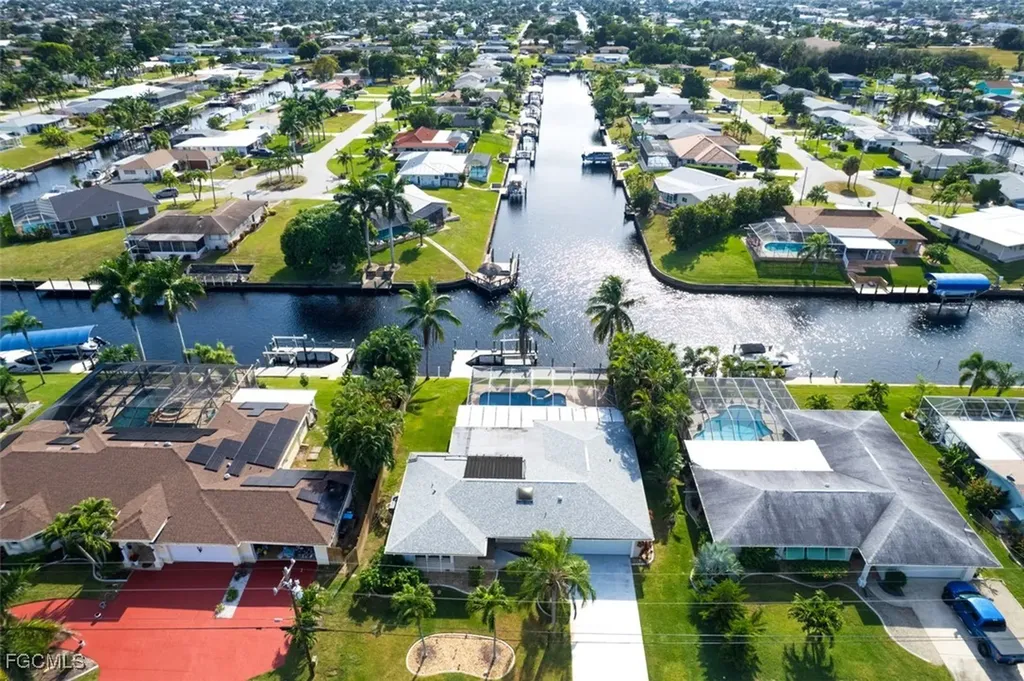 1712 SE 28th Street Cape Coral FL 33904