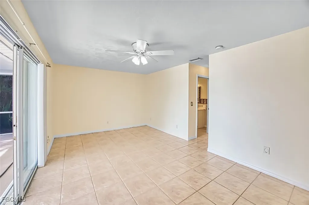 1712 SE 28th Street Cape Coral FL 33904