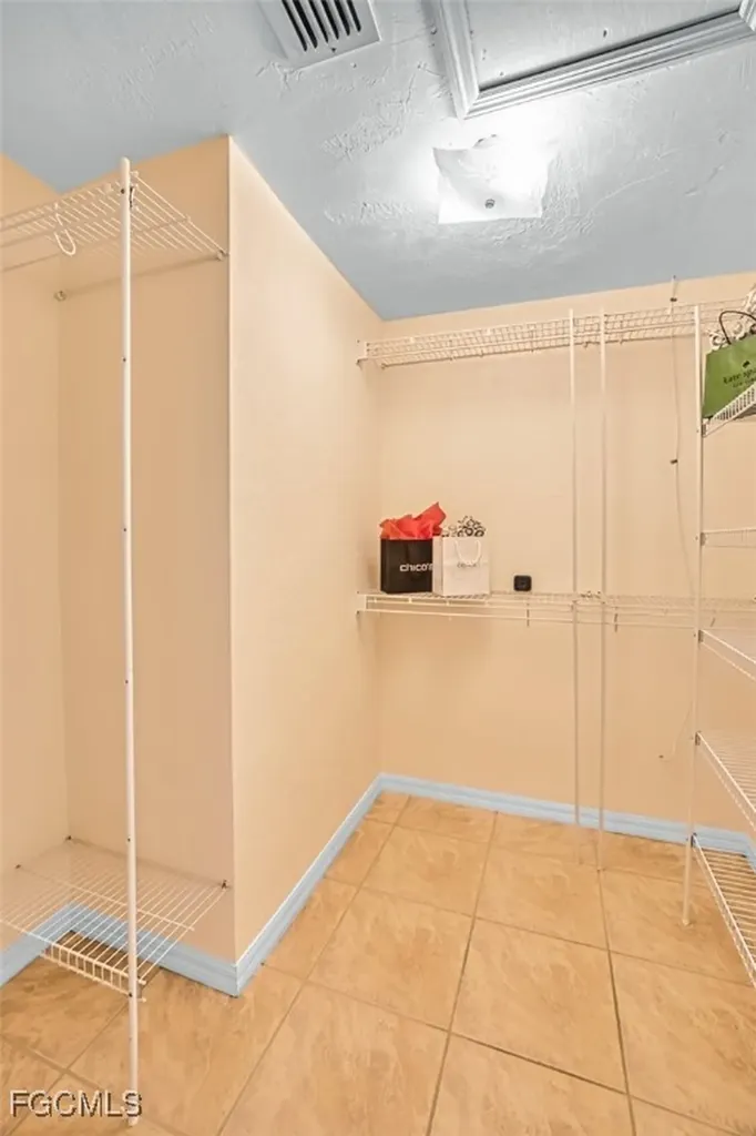 1712 SE 28th Street Cape Coral FL 33904