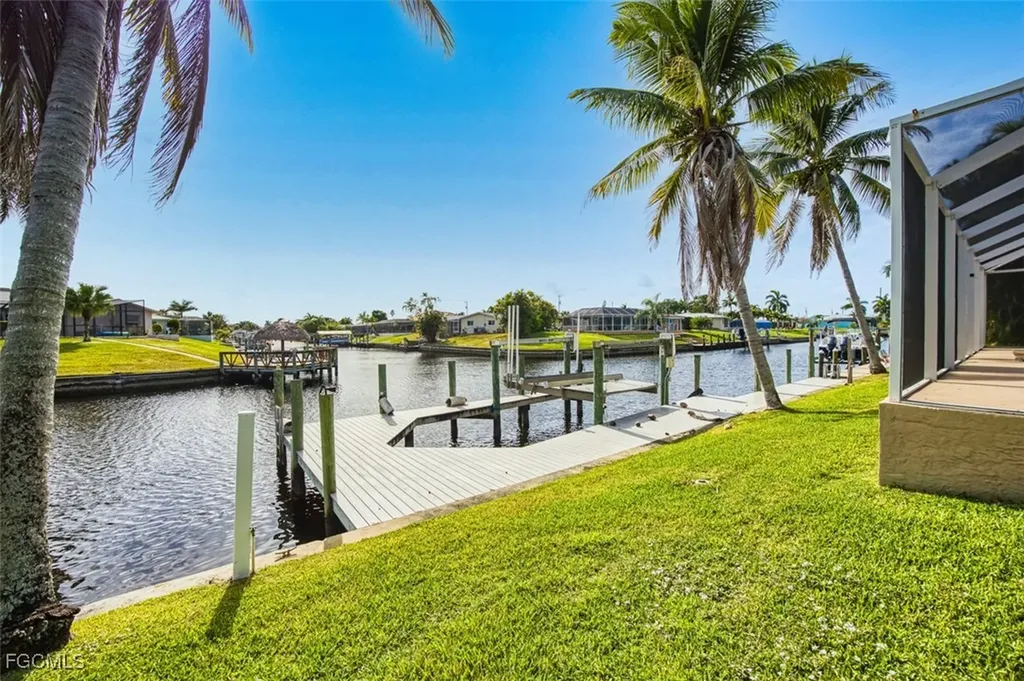 1712 SE 28th Street Cape Coral FL 33904