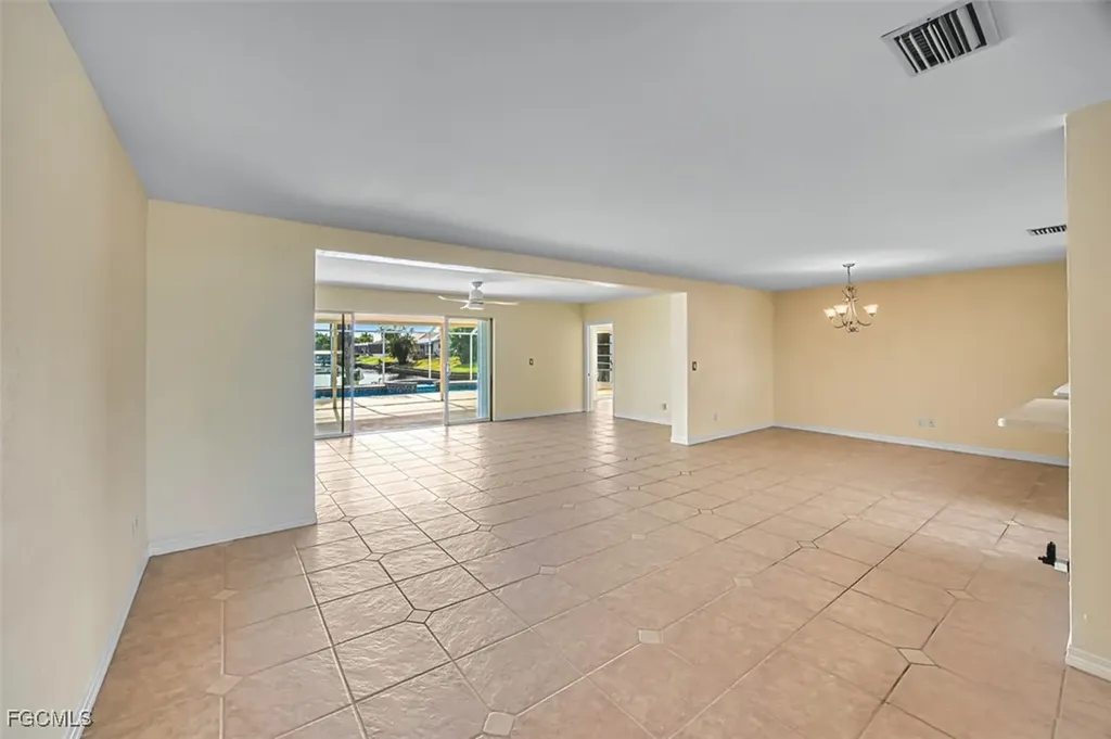1712 SE 28th Street Cape Coral FL 33904