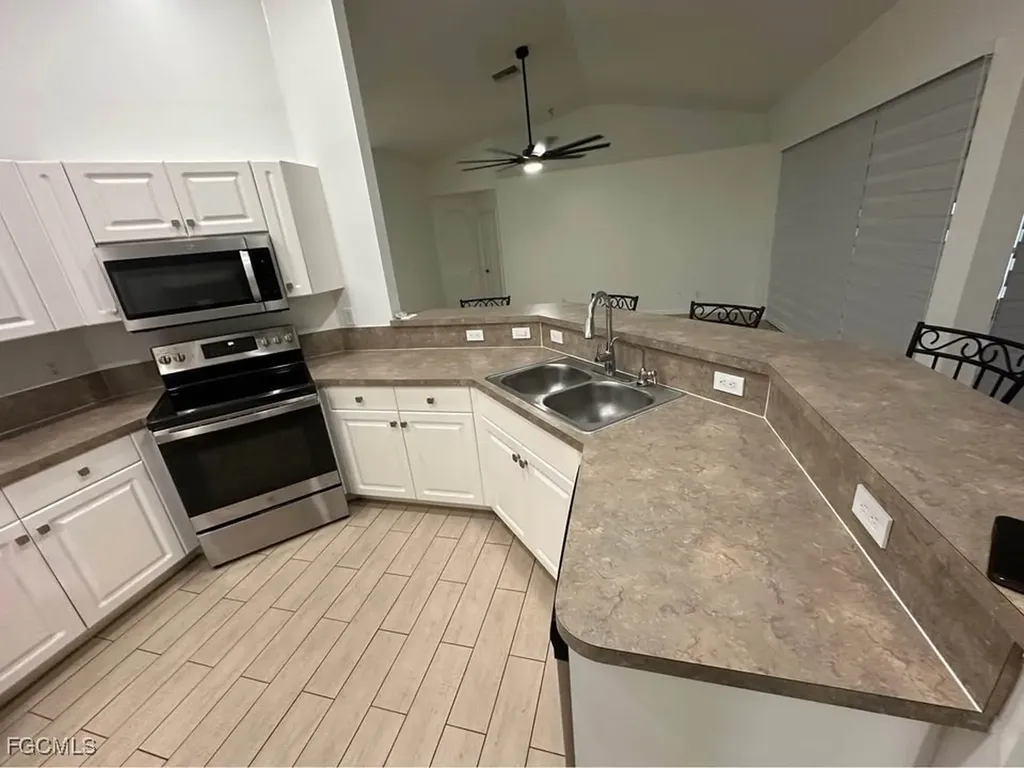 2842 NW 5th Avenue Cape Coral FL 33993