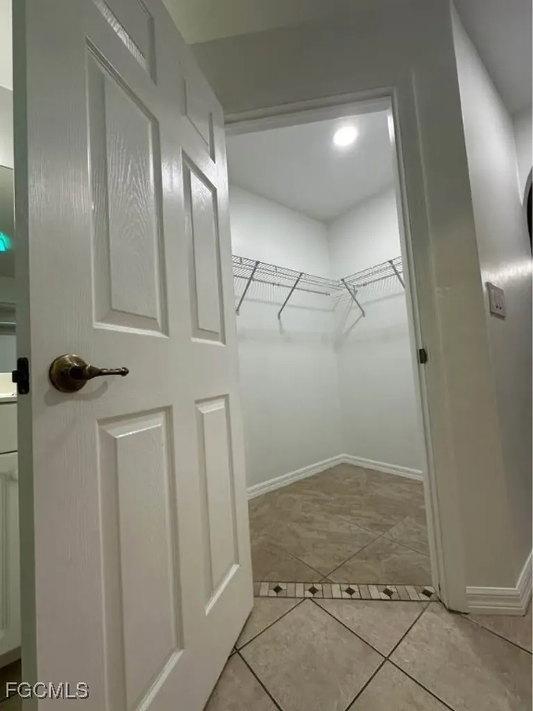 2842 NW 5th Avenue Cape Coral FL 33993