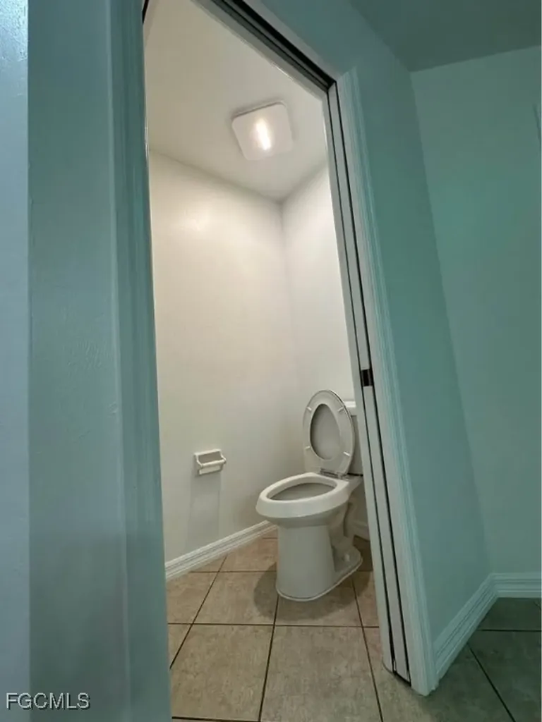 2842 NW 5th Avenue Cape Coral FL 33993