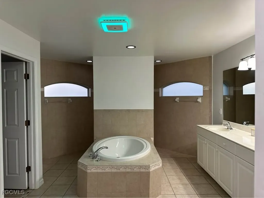 2842 NW 5th Avenue Cape Coral FL 33993